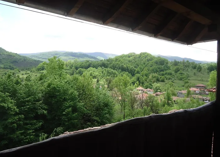 Kandaferi 2 招待所 埃伦娜