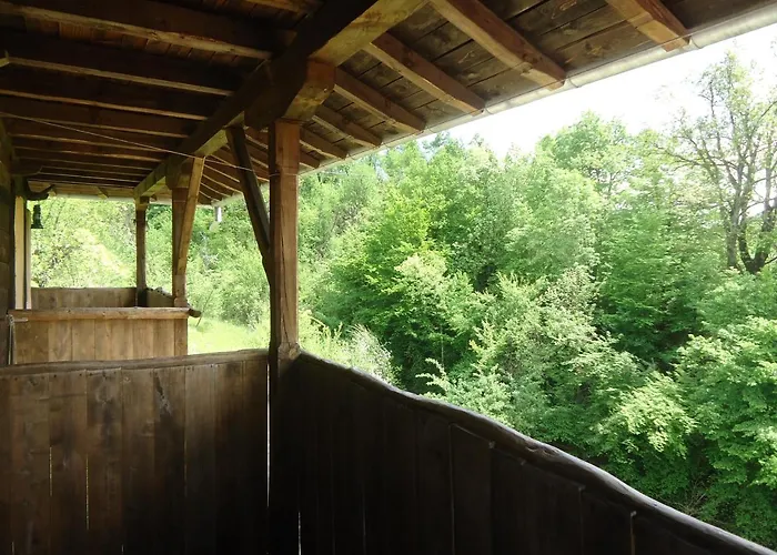 招待所 Kandaferi 2 *